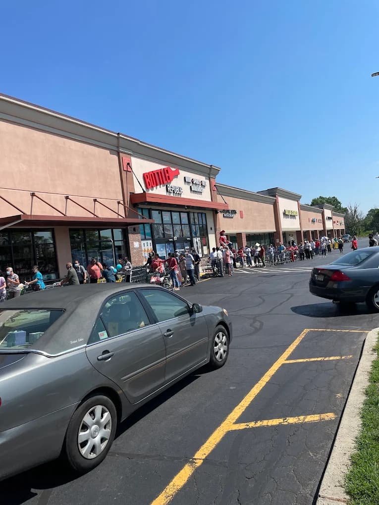 Somerset Shopping Plaza exterior view